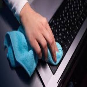 How to Clean Laptop Screen with Cleaning Set